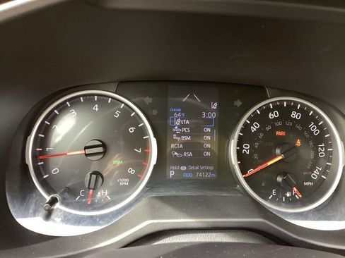 Used 2021 Toyota RAV4 XLE w/ Convenience Package image 11