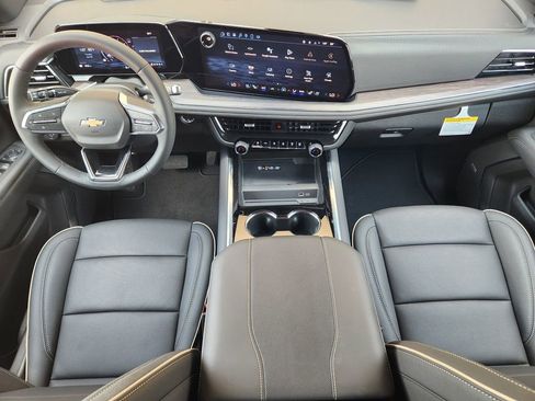 New 2025 Chevrolet Suburban Premier image 19