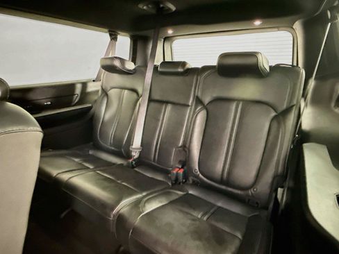 Used 2023 Jeep Wagoneer L Series II AWD/4WD image 27