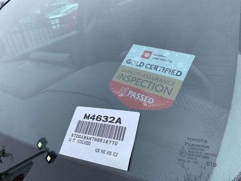 Used 2022 Toyota Highlander XLE image 40