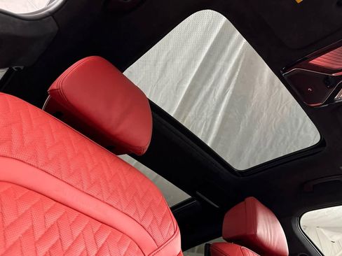 Used 2021 BMW ALPINA B7 xDrive w/ Luxury Rear Seating Package image 16