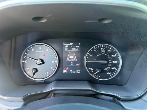 Used 2025 Subaru Outback Onyx Edition AWD/4WD image 4