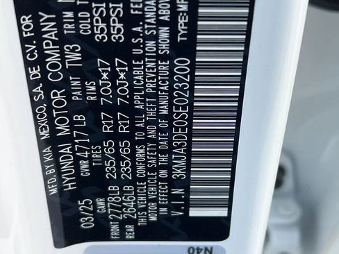 New 2025 Hyundai Tucson SE image 27