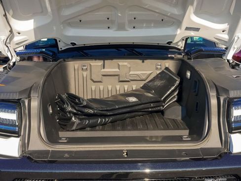 Used 2025 GMC Hummer EV 2X w/ Extreme Off-Road Package image 13