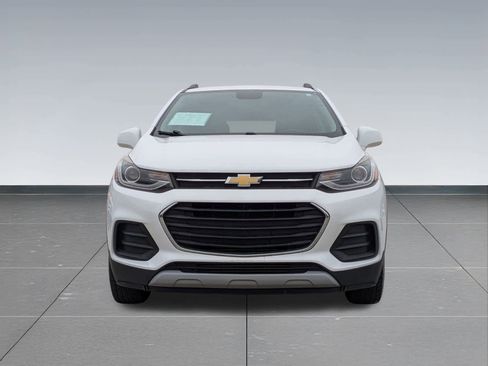 Used 2017 Chevrolet Trax LT w/ LT Convenience Package image 9