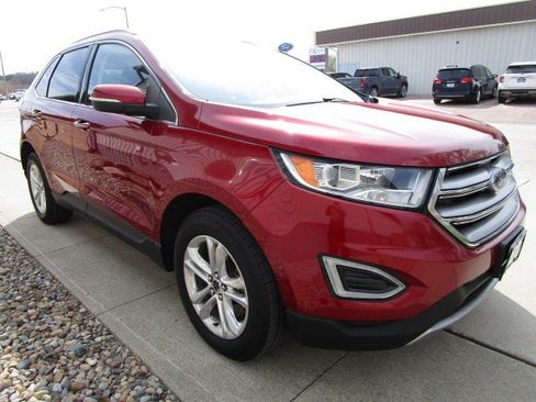 Used 2016 Ford Edge Titanium w/ Technology Package AWD/4WD image 3