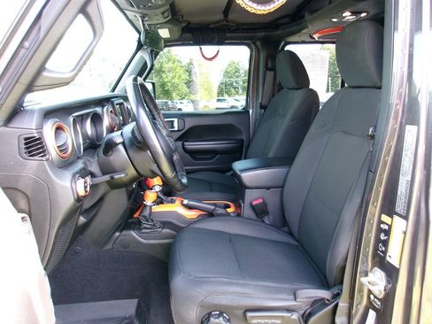 Certified 2021 Jeep Gladiator Sport AWD/4WD image 7