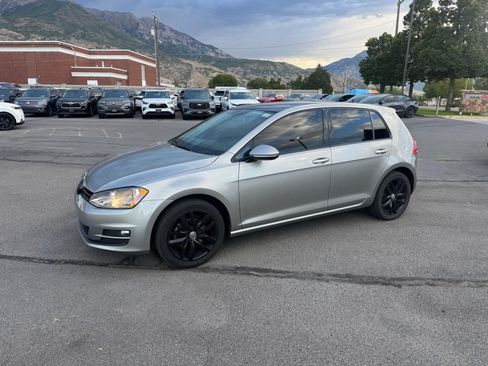 Used 2017 Volkswagen Golf SE FWD image 1