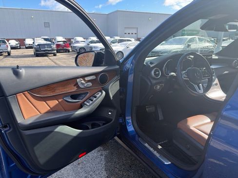 Used 2022 Mercedes-Benz GLC 300 4MATIC image 11