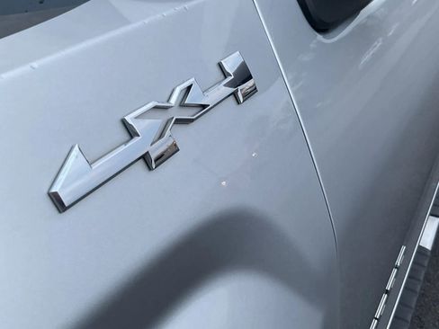 Used 2018 GMC Sierra 1500 SLT image 13