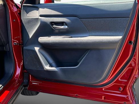 Certified 2025 Nissan Kicks SV AWD/4WD image 19