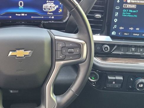 Used 2025 Chevrolet Silverado 2500 LT w/ Convenience Package AWD/4WD image 15