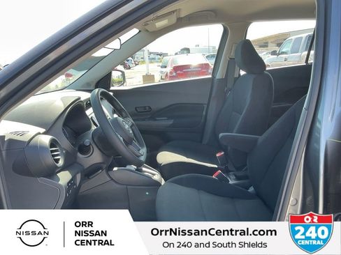 New 2025 Nissan Kicks Play S image 17