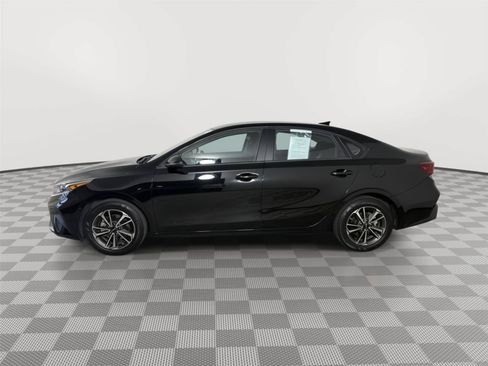 Used 2024 Kia Forte LXS w/ LXS Technology Package FWD image 4