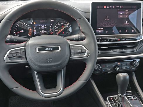 Used 2024 Jeep Compass Trailhawk AWD/4WD image 16
