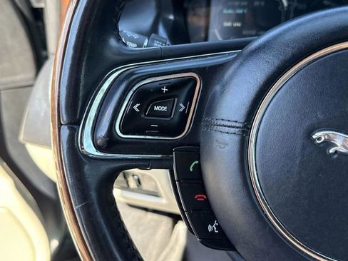 Used 2012 Jaguar XJ image 38