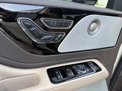 Used 2023 Lincoln Aviator Reserve w/ Equipment Group 201A RWD image 13