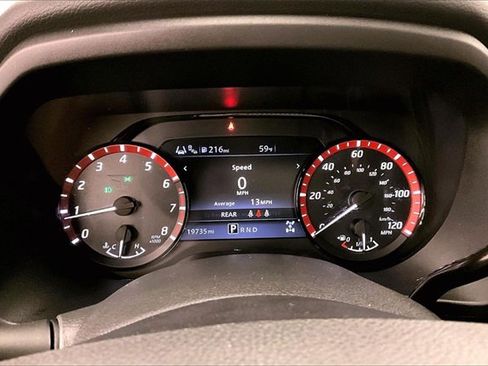 Used 2024 Nissan Titan PRO-4X w/ Pro-4x Convenience Package image 26