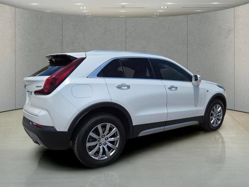 Used 2021 Cadillac XT4 Premium Luxury w/ Driver Awareness Package FWD image 4