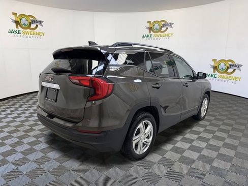 Used 2020 GMC Terrain SLE w/ Driver Convenience Package image 10