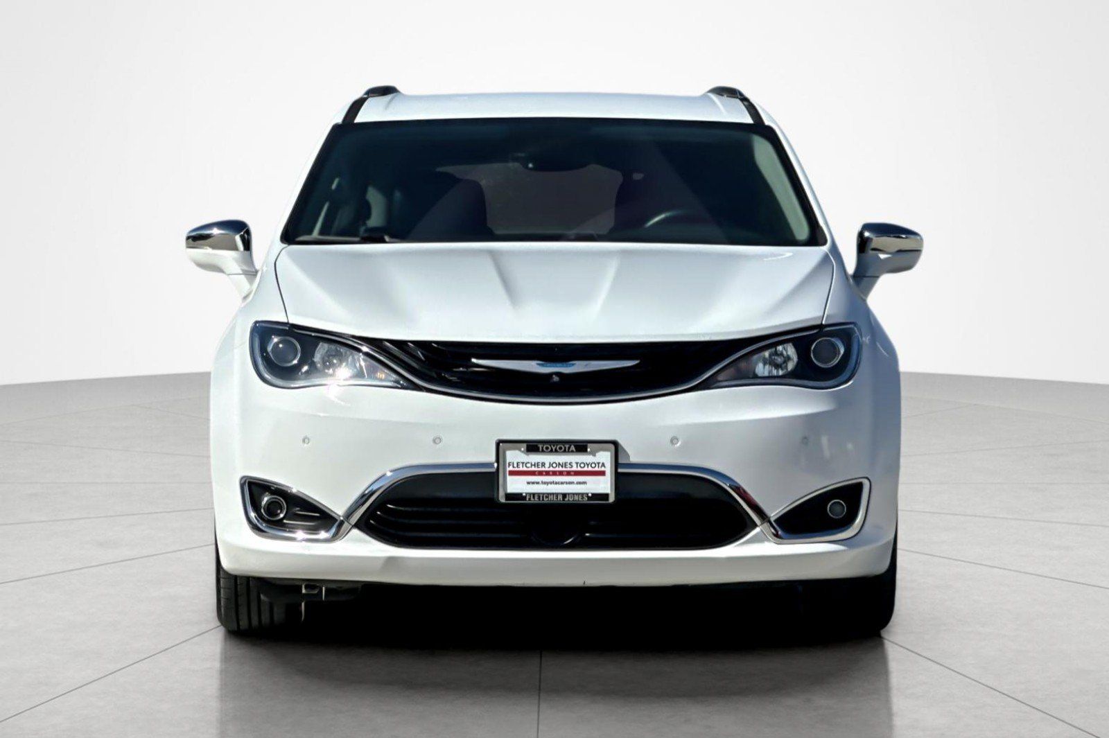 Used 2019 Chrysler Pacifica Limited w/ Advanced Safetytec Group FWD image 8