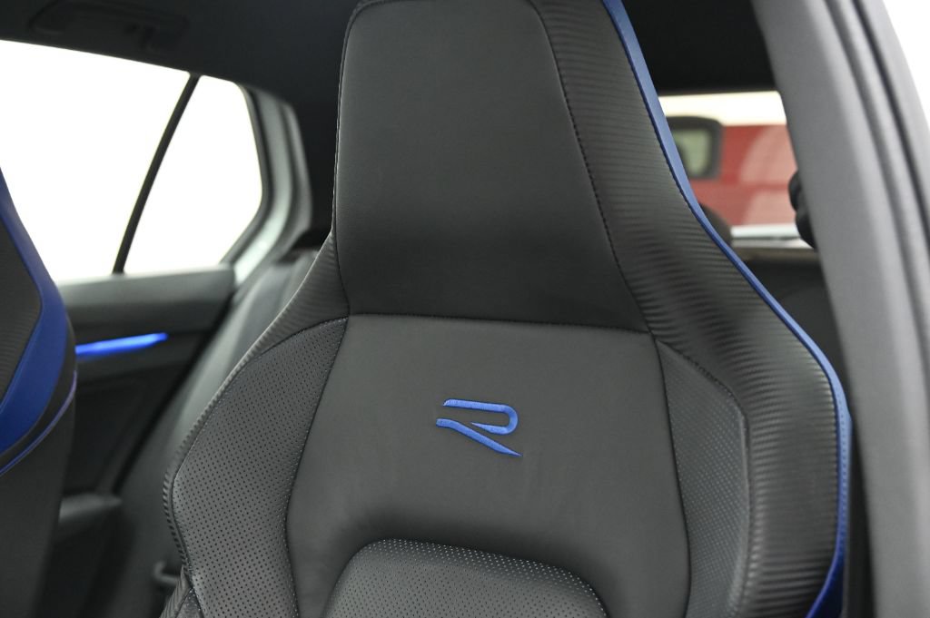 Used 2024 Volkswagen Golf R AWD/4WD image 18