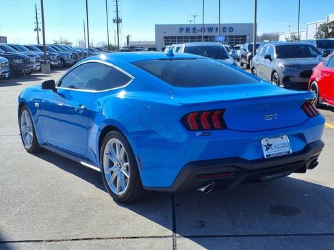 Used 2025 Ford Mustang GT Premium image 4