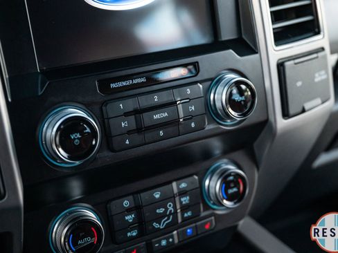 Used 2020 Ford F350 Platinum w/ Tremor Off-Road Package image 25