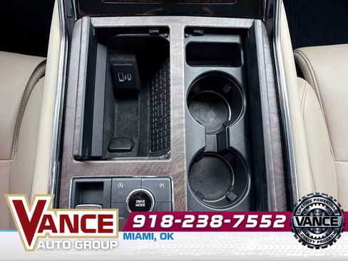 Used 2024 Lincoln Navigator Premiere AWD/4WD image 25
