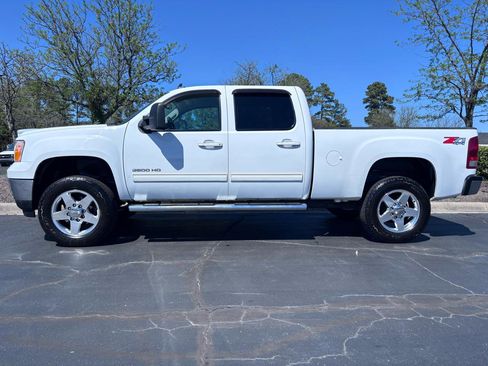 Used 2014 GMC Sierra 2500 SLT w/ SLT Convenience Package image 2