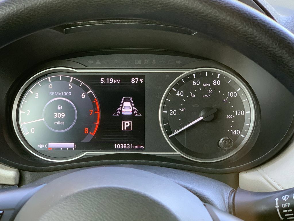 Used 2022 Nissan Versa SV FWD image 12