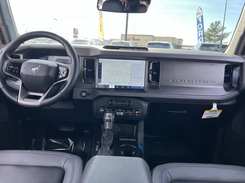 Used 2024 Ford Bronco Black Diamond image 23