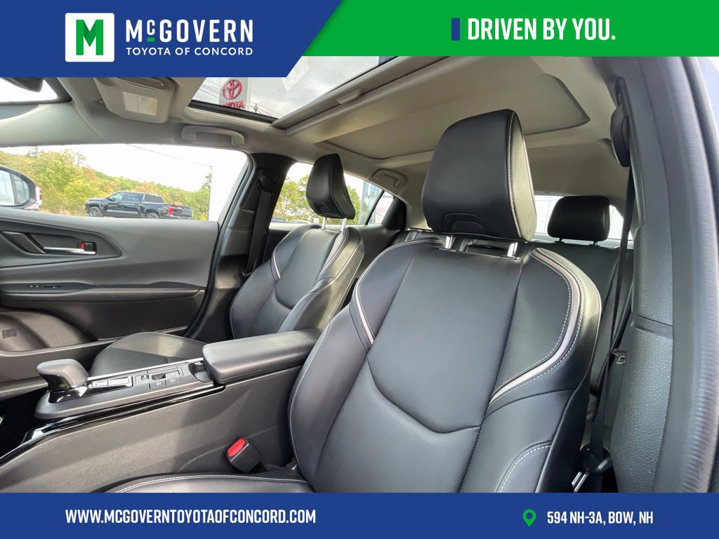 Used 2023 Toyota Prius Limited w/ Limited Premium Package AWD/4WD image 9