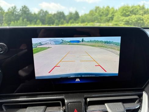 Used 2024 Chevrolet TrailBlazer LT w/ LT Cold Weather Package FWD image 4