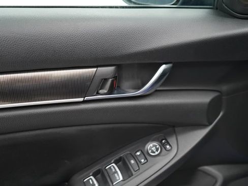 Used 2019 Honda Accord Sport image 10