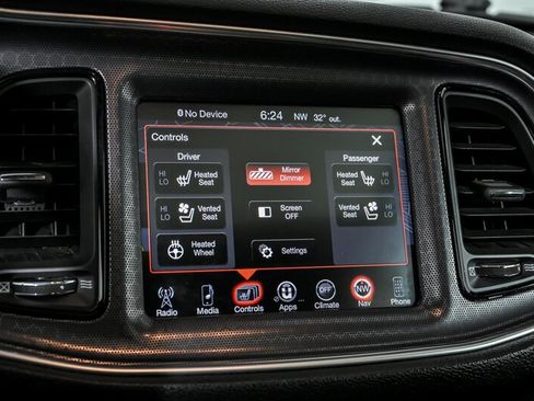 Used 2016 Dodge Challenger R/T Scat Pack w/ Leather Interior Group image 28