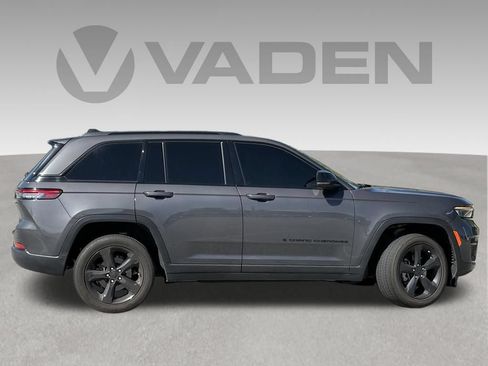 Used 2024 Jeep Grand Cherokee Altitude AWD/4WD image 14