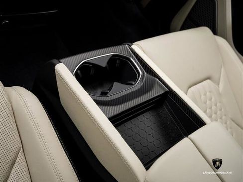 Used 2024 Lamborghini Urus S AWD/4WD image 45