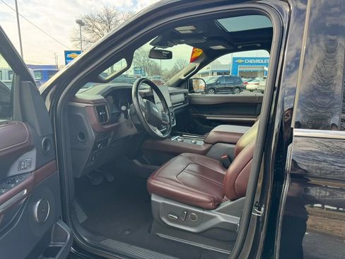 Used 2024 Ford Expedition Max Limited image 10