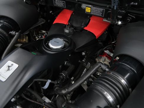 Used 2023 Ferrari F8 Tributo RWD image 53