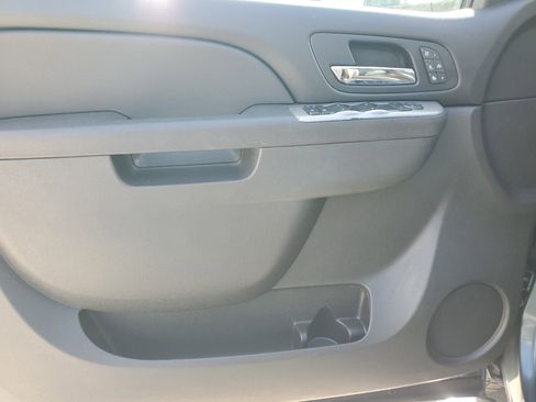 Used 2014 Chevrolet Silverado 2500 LTZ w/ LTZ Plus Package image 18