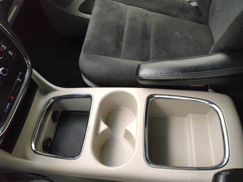 Used 2016 Dodge Grand Caravan SXT FWD image 26