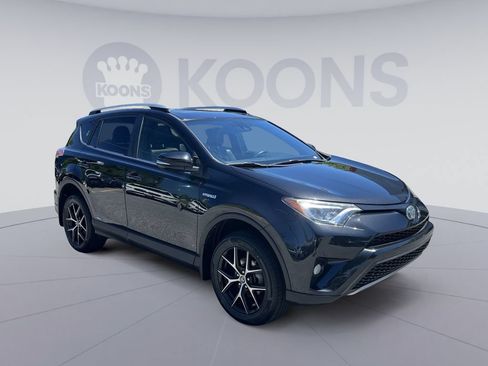 Used 2017 Toyota RAV4 SE AWD/4WD image 10