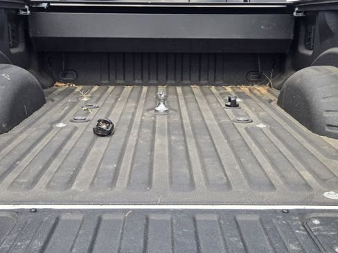 Used 2024 Ford F350 Platinum w/ FX4 Off-Road Package image 34