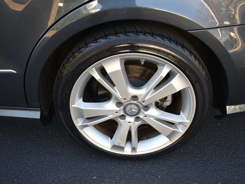 Used 2013 Mercedes-Benz E 350 4MATIC Sedan image 41