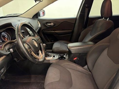 Used 2016 Jeep Cherokee Latitude w/ Cold Weather Group image 16