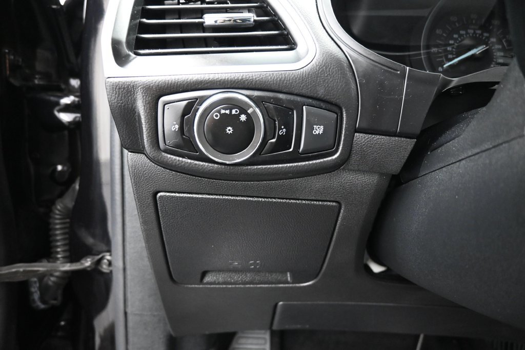 Used 2024 Ford Edge SE w/ Black Appearance Package AWD/4WD image 14