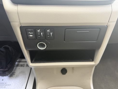 Used 2016 Toyota Sienna XLE w/ XLE Navigation Package image 35