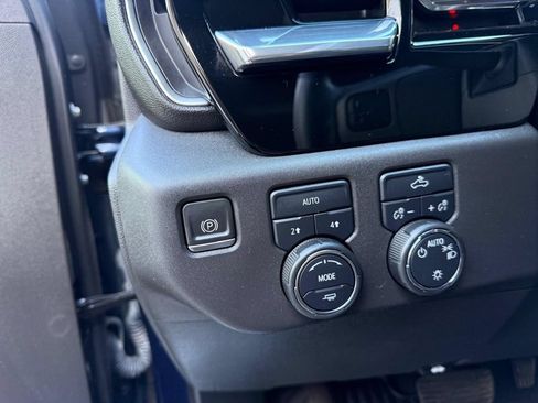 Used 2023 Chevrolet Silverado 1500 LT AWD/4WD image 41