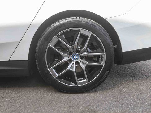 Used 2024 BMW i5 eDrive40i w/ M Sport Package image 8